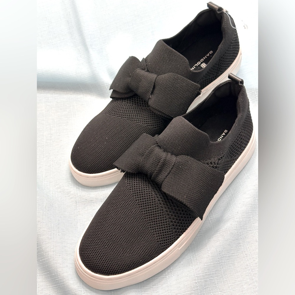 Black Bandolino Women’s Bryce Bow Knit Slip on Sneakers 9 New Without Tags